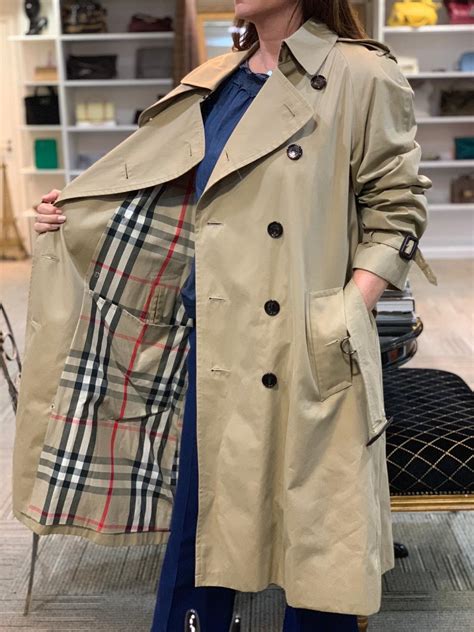 trenchcoat burberry femme|burberry trenchcoat men.